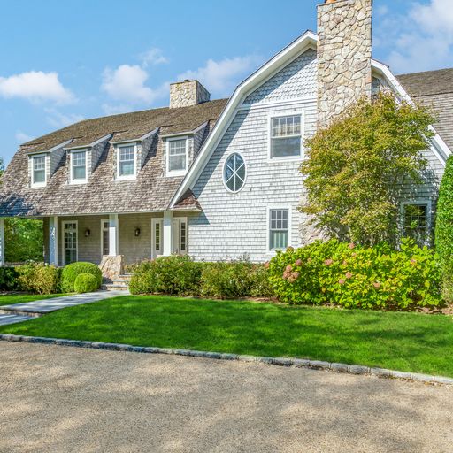 South Fork Dream Home: A comely Hamptons cottage steps from notable Art ...